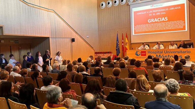 El Hospital público de Móstoles homenajeó a los profesionales jubilados durante 2024