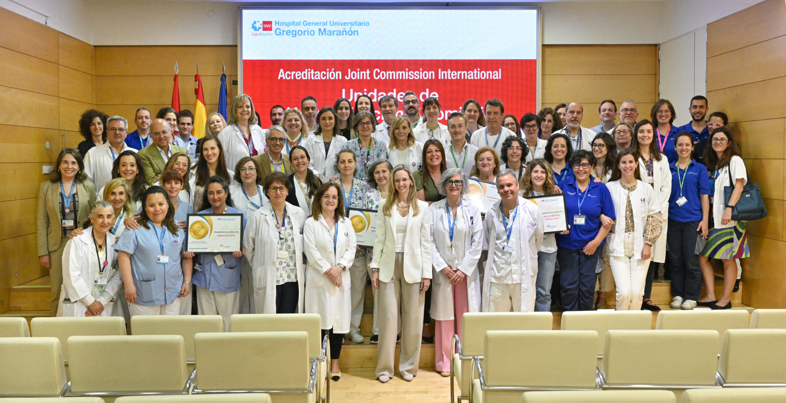 Madrid-entrega_certificado_joint_comission_hospitalizacion_a_domicilio_2025_familia