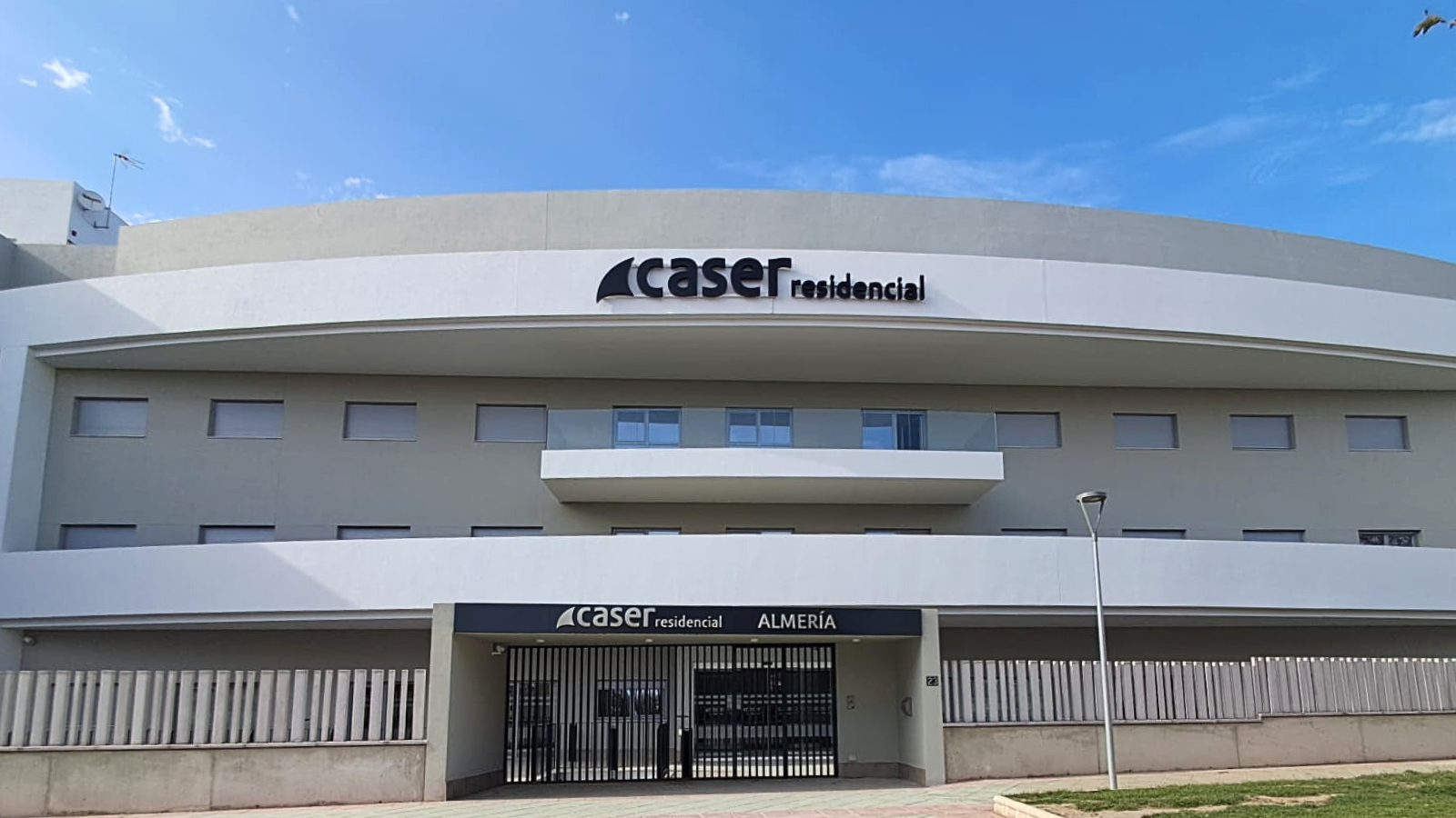 empresas-caser-residencia-almeria-apertura-noticia-entremayores